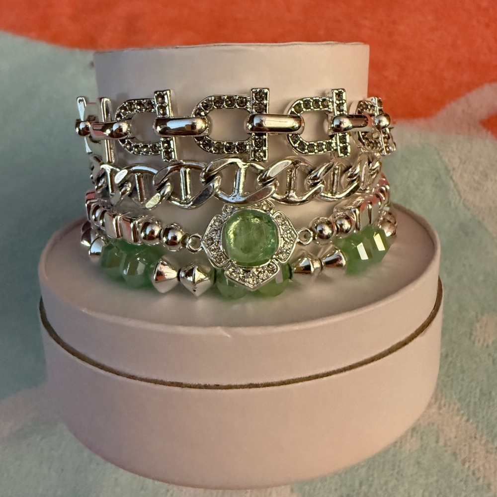 Chic Silver and Green Bracelet Set